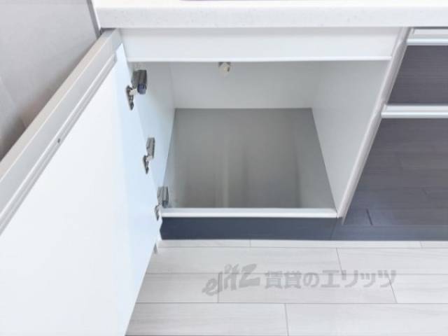 収納　キッチン下