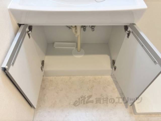 収納　洗面台下