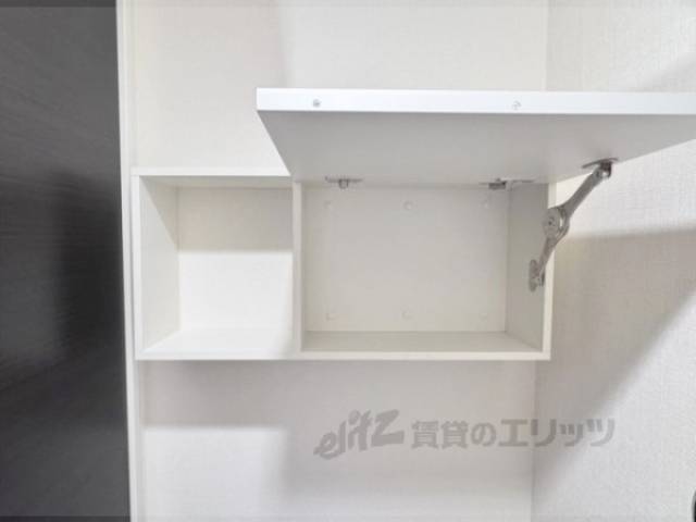 収納　トイレ上