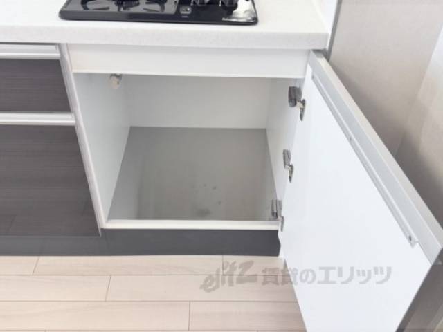 収納　キッチン下