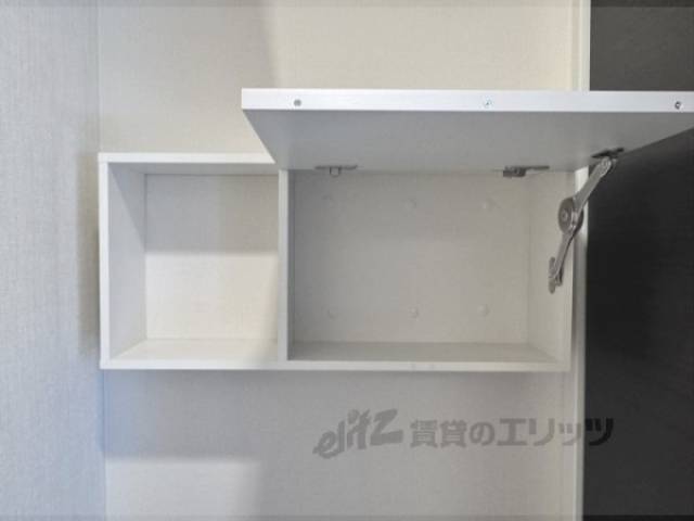 収納　トイレ上