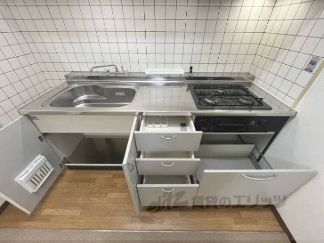 キッチン　下部収納