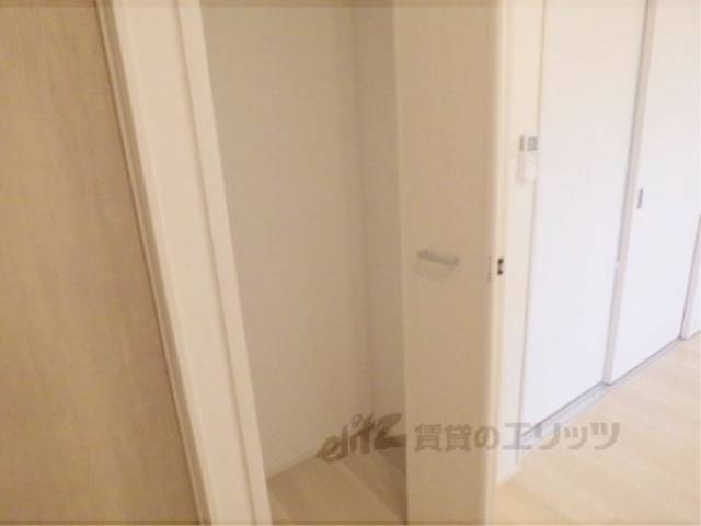 収納　キッチン横