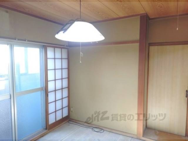 和室　清掃前です