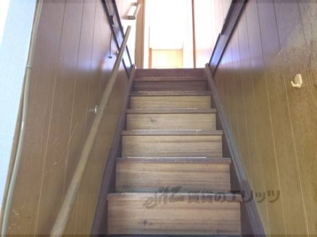 階段　清掃前です