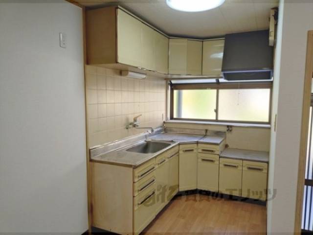 キッチン　清掃前です