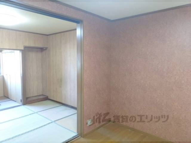 洋室　清掃前です