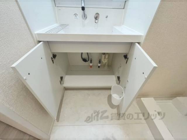 収納　洗面台下部