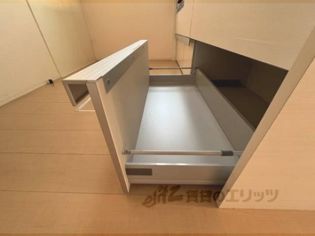 収納　キッチン