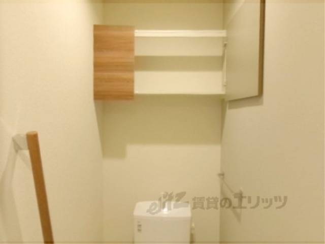 トイレ　上部棚