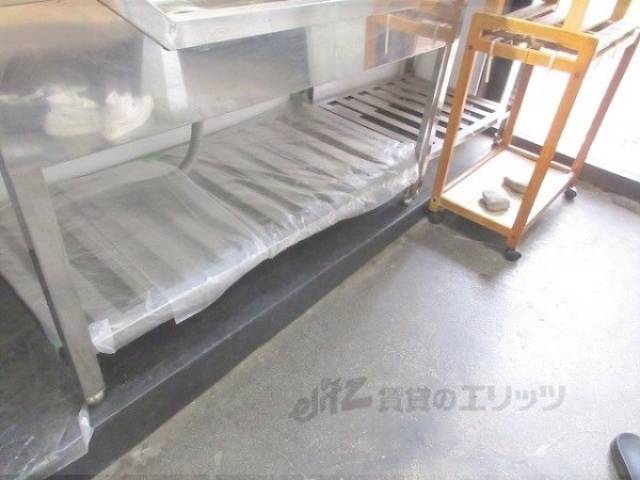 キッチン　共用下部収納