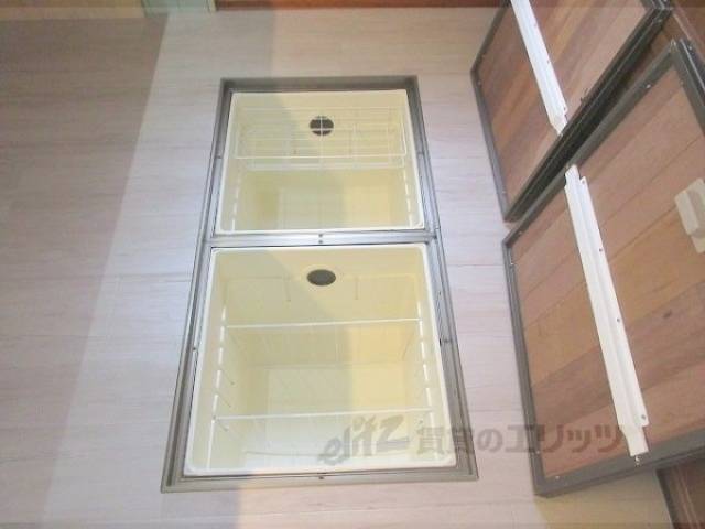 キッチン　床下収納