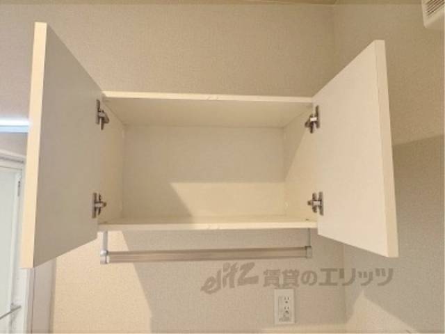 洗濯機置場　上部収納