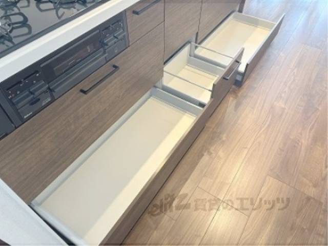 キッチン　下部収納