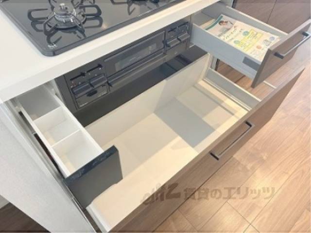 キッチン　下部収納