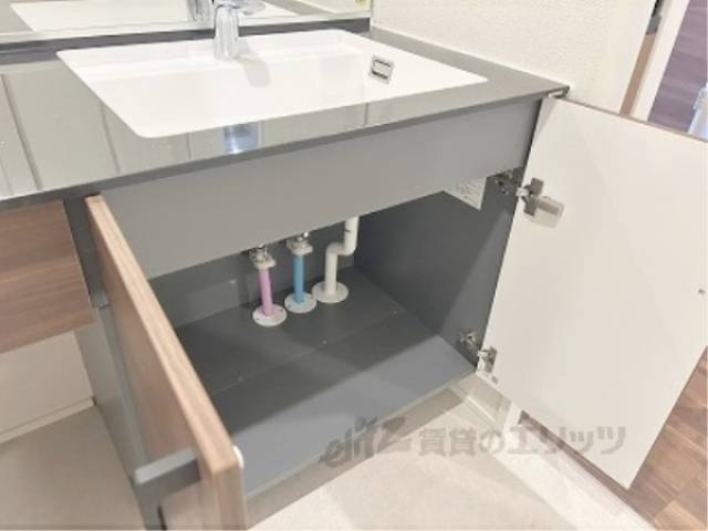 洗面所　下部収納