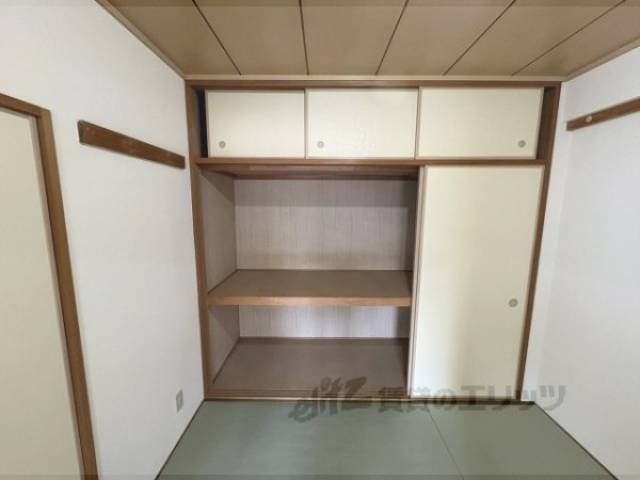 収納　押入