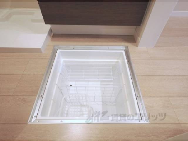 収納　床下収納