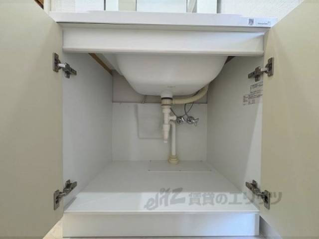 洗面所　洗面台収納