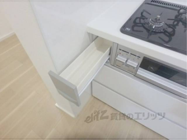 キッチン　収納下部