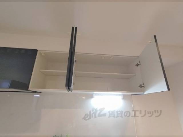 キッチン　上部収納