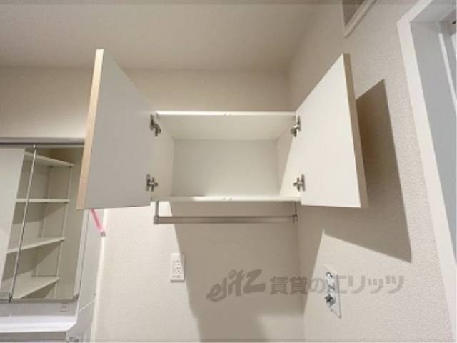 洗濯機置場　上部収納