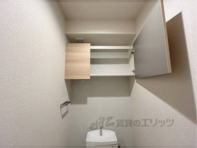 トイレ　上部収納