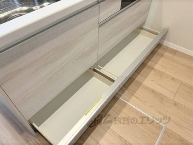 キッチン　下部収納