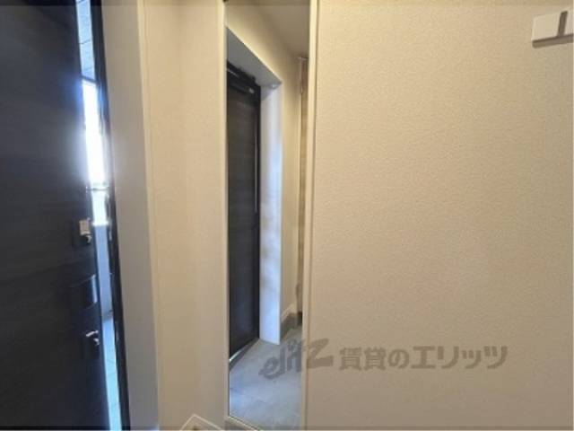 玄関　姿鏡