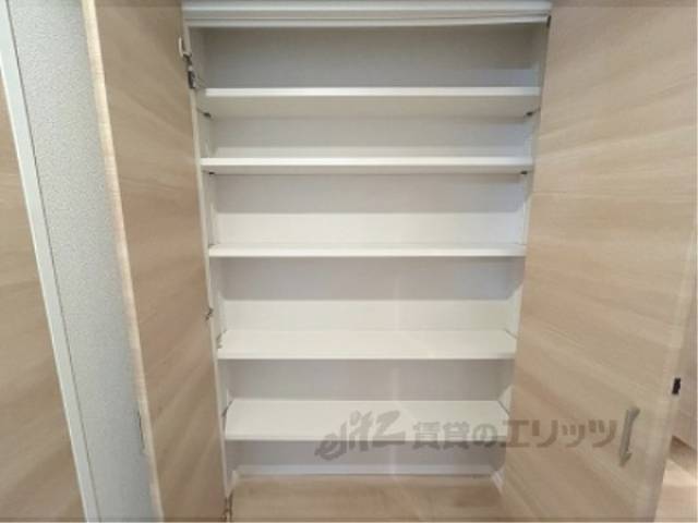 収納　廊下