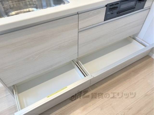 キッチン　下部収納
