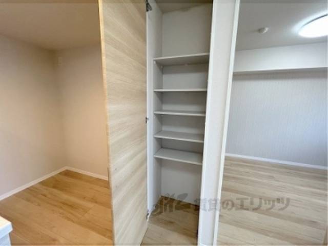 収納　キッチン横