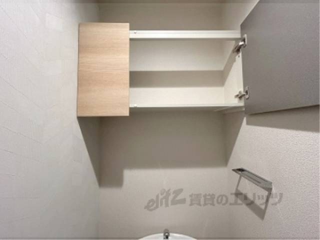 トイレ　上部収納