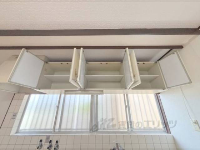 キッチン　上部収納