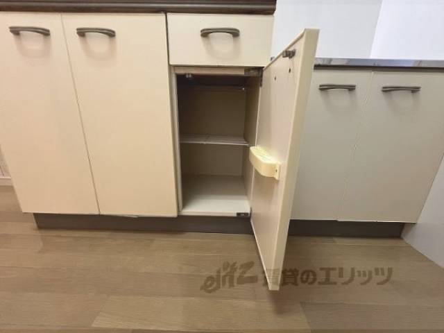 収納　キッチン