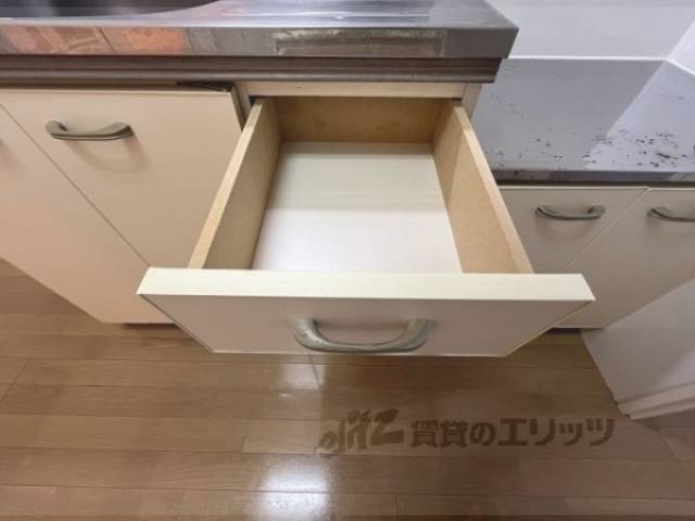 収納　キッチン