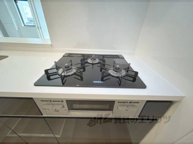 キッチン　ガス3口コンロ