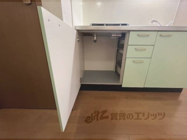 収納　キッチン