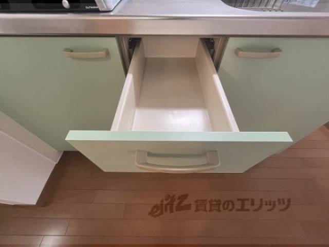 収納　キッチン