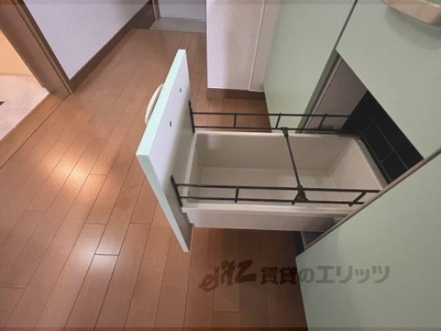 収納　キッチン