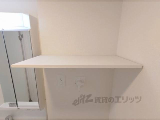 洗濯機置場　上部収納
