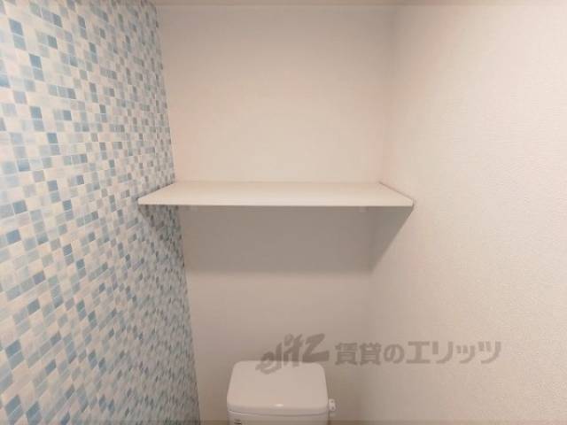 トイレ　上部収納