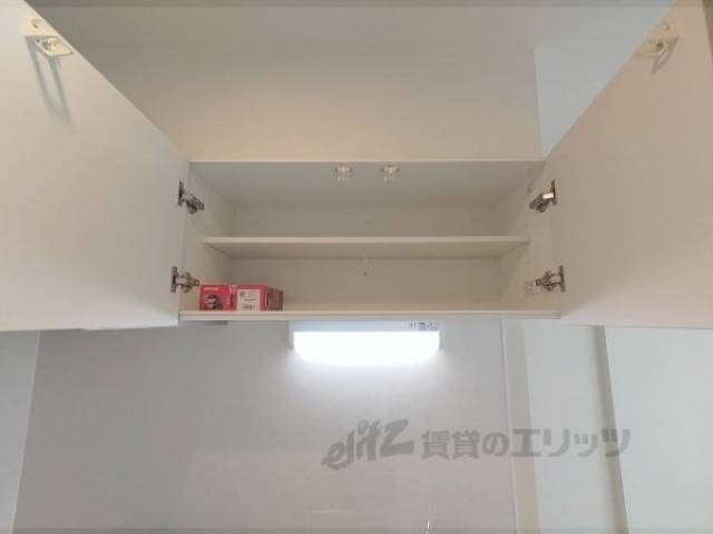 キッチン　上部収納