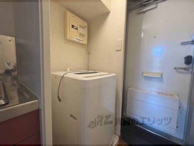洗濯機置場　洗濯機