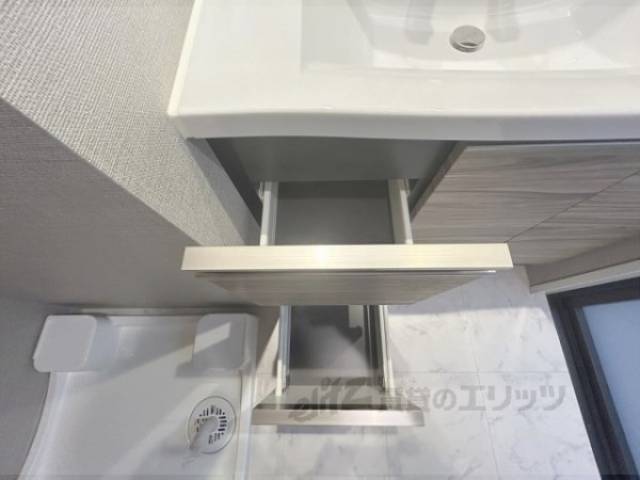 洗面所　下部収納