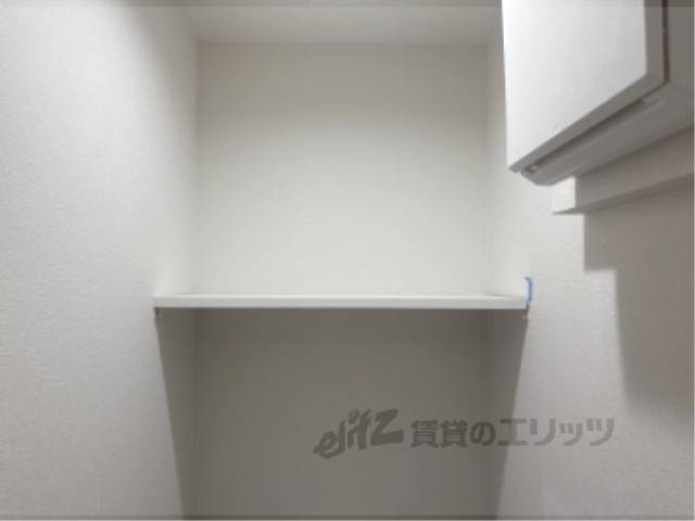 トイレ　収納上部
