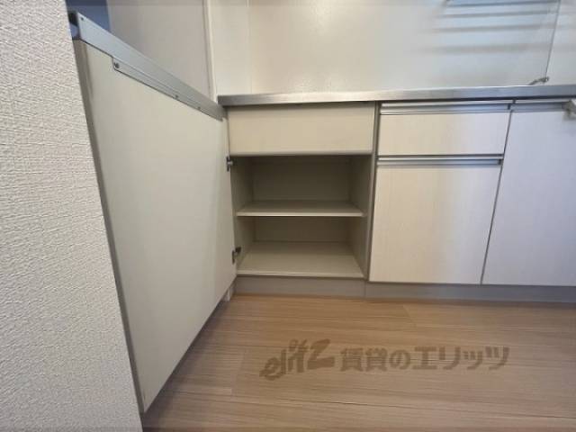 収納　キッチン
