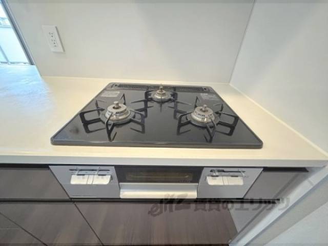 キッチン　ガス3口コンロ