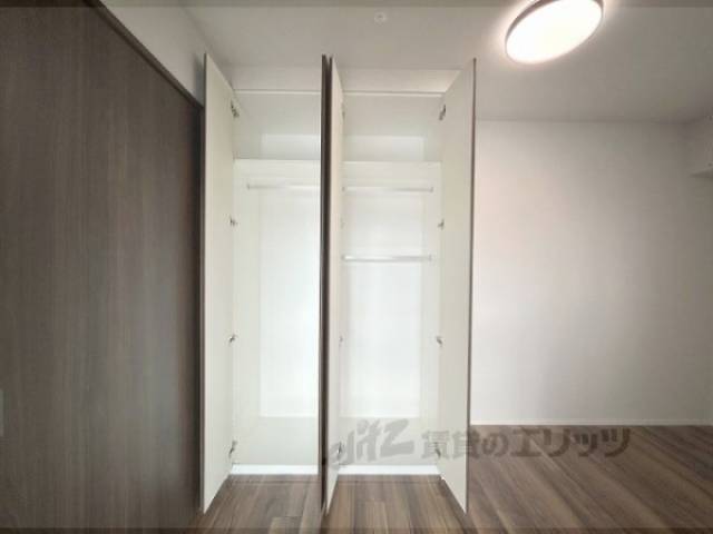 収納　6帖洋室収納