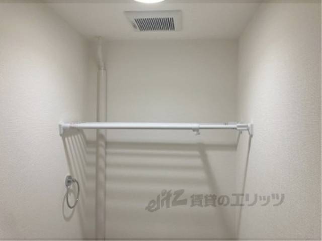 トイレ　上部収納